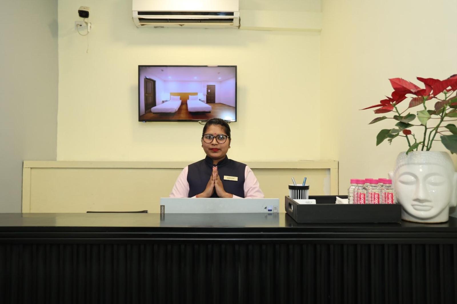 Crayon Hotels Gandhinagar Luaran gambar